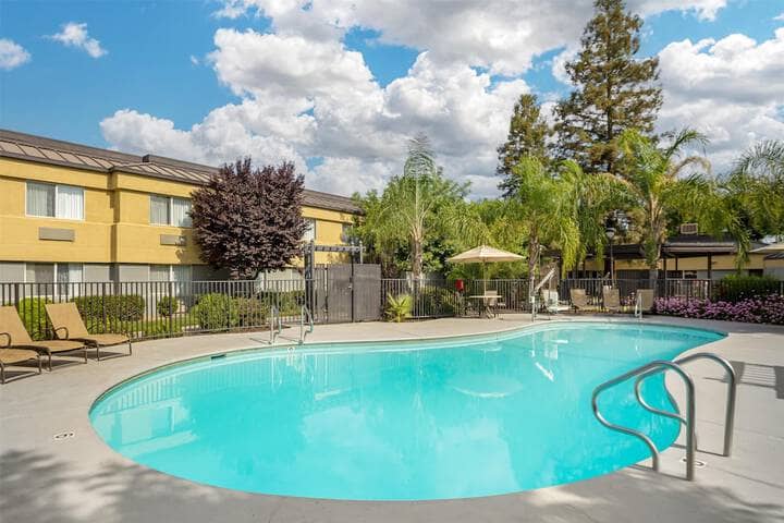 Pool 15 of 29